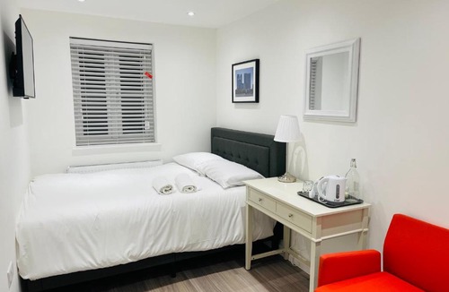 Island Gardens House | Riverside Premium Double Room E14