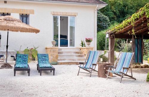Badefols-sur-Dordogne Villa | Riverside Retreat