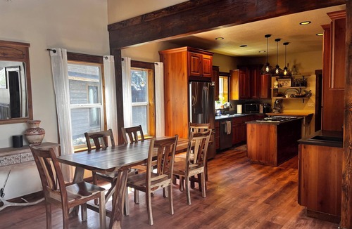 Riggins House | Riverside retreat at Rita Rapids Lodge