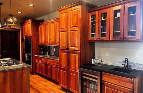 Riggins House | Riverside retreat at Rita Rapids Lodge