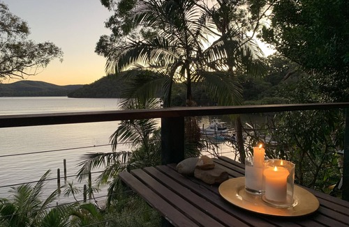 Cogra Bay Cottage | Riverside retreat