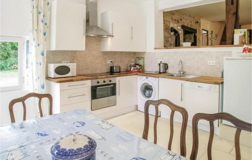 La Barde House | Riverside Retreat