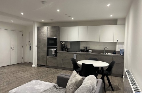 Gascoigne Apartment | Riverside Retreat in Barking