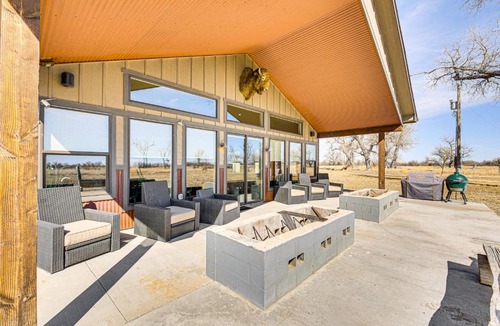 Bridgeport House | Riverside Retreat in Bridgeport w/Game Room!
