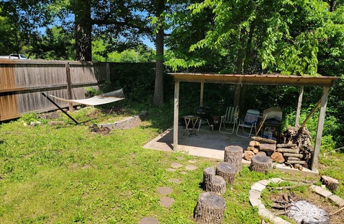 Villa Ridge House | Riverside retreat - peaceful 3 bedroom house with beach on Bourbeuse River