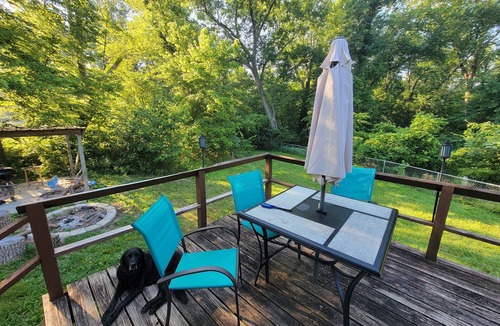 Villa Ridge House | Riverside retreat - peaceful 3 bedroom house with beach on Bourbeuse River