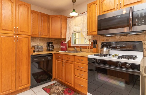 Waterloo House | Riverside Retreat: Private Location and lake access!