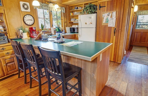 Yachats House | Riverside Retreat - Quiet Water