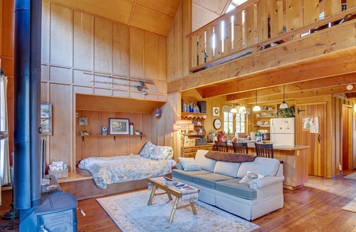 Yachats House | Riverside Retreat - Quiet Water