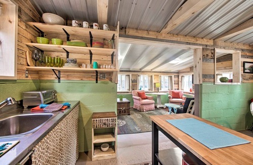 Dauphin Cabin | Riverside Retreat @ Stoney Creek