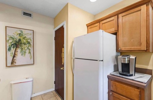 Avondale Apartment | Riverside Retreat | Waterfront Views + Fast WiFi