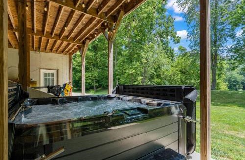 Mattawana House | Riverside Retreat