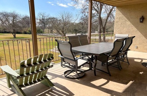 New Braunfels Condo | Riverside Retreat | Riverfront | King Bed | Two Pools