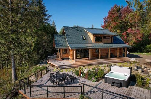 Marmot House | Riverside Retreat