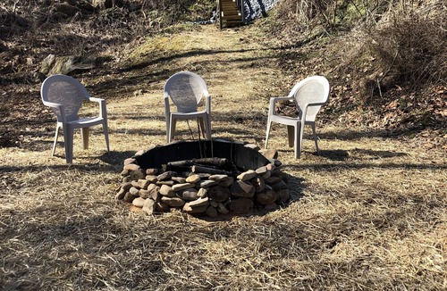 Francisco House | Riverside Retreat , Waterfront Getaway on the Dan River, Mt.Airy, Pilot Mountain