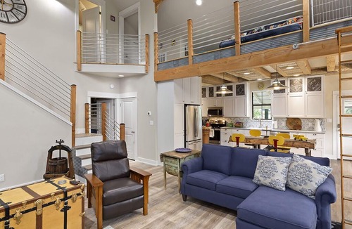 Stonewall Cabin | Riverside Retreat with River Access and Stunning views!