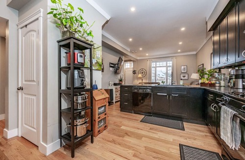 Elora Apartment | Riverside Retreat with Modern Comforts in the Heart of Elora