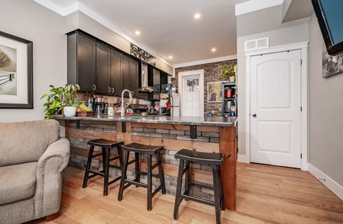 Elora Apartment | Riverside Retreat with Modern Comforts in the Heart of Elora