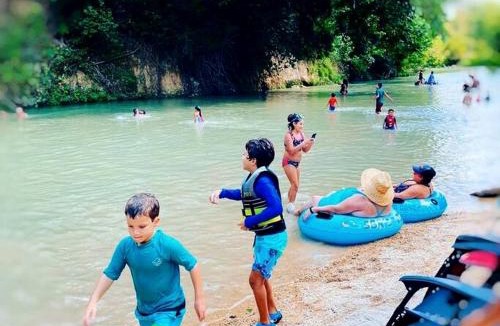 Fentress House | Riverside Safari Tent Getaways in Texas, Ideal for Nature Lovers