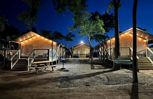 Fentress RV Rental | Riverside Safari Tent Getaways in Texas, Ideal for Nature Lovers