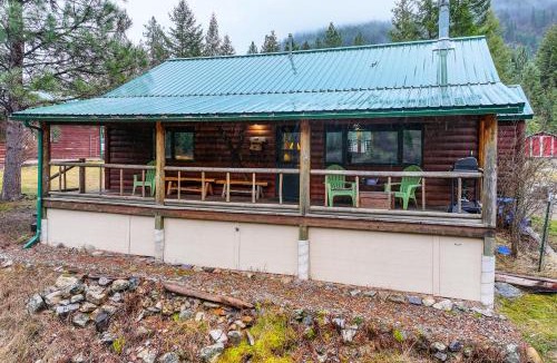 Superior House | Riverside St Regis Cabin w/Fire Pit + Grill