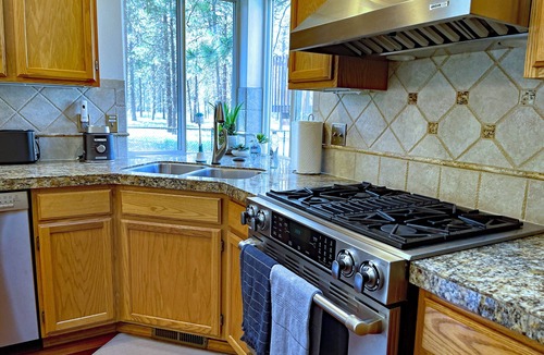 Nine Mile Falls House | Riverside State Park 3,000 ft. HOME, SPA, private ARCADE, Fire-Pit, 5BD