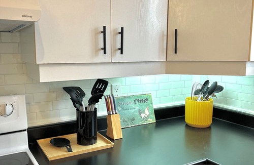 LaSalle House | Riverside stay, 2 bedrooms, 1 office, free parking