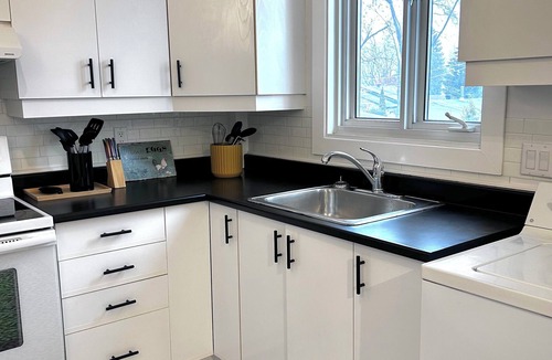LaSalle House | Riverside stay, 2 bedrooms, 1 office, free parking