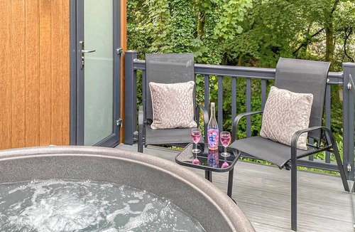 Bethesda Cottage | Riverside Studio Pod HT