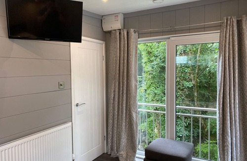 Bethesda Cottage | Riverside Studio Pod HT