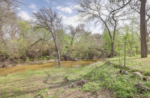 Milam County House | Riverside Texas Retreat w/Wraparound Porch!