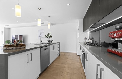 Carrum House | Riverside Villa & Pet Friendly