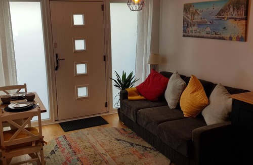 Stoke Gabriel Cabin | Riverside village hideaway with hot tub