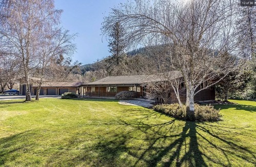 Jacksonville House | Riverside Vineyard Estate