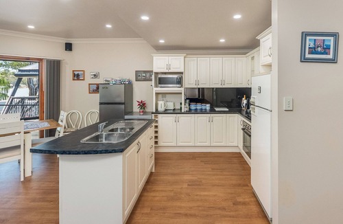 Mannum House | Riverside - Waterfront Luxury