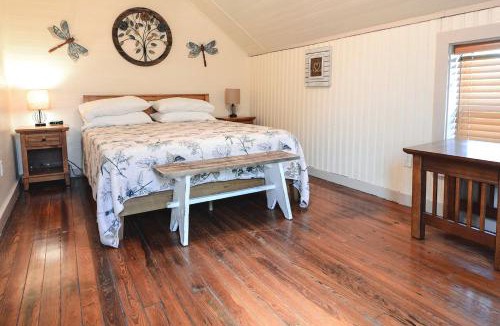 Bastrop House | Riverside Zen and Pet-Friendly Escape Retreat in Bastrop, Texas