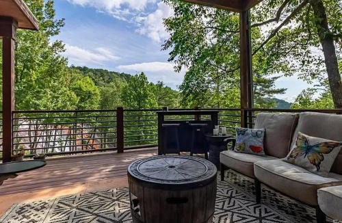 Lake Toxaway House | Riversong Falls