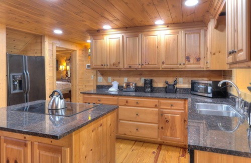 Pigeon Forge Hotel | RiverStone Condo Resort & Spa