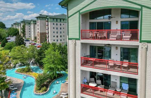 Pigeon Forge Hotel | RiverStone Condo Resort & Spa