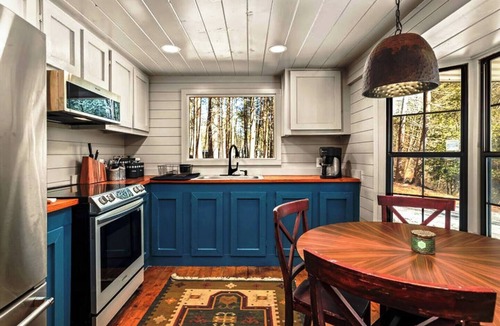 Dahlonega Cabin | Riverstone Cottage: Waterfront/Sauna/Firepit