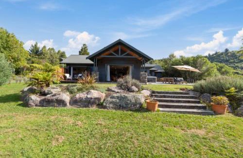 Lake Tarawera House | Riverstone Lake Tarawera