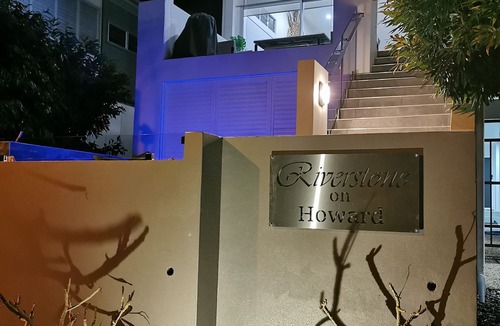 Noosaville House | RIVERSTONE on HOWARD 'Luxury River Villa'