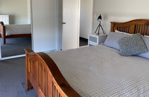 Seymour House | Rivertime - Life's Better by The River & The Bend