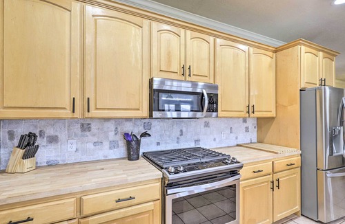 Riverton House | Riverton Home w/Gas Grill & Private Deck!