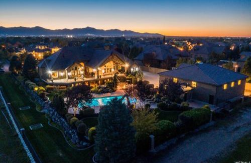 Riverton House | Riverton Luxury Estate with Private Pool - Family Theatre Hot Tub Gym