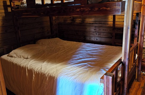 Mammoth Spring Hotel | Riverview Cabins