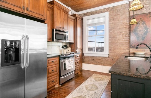 Natchez Condo | Riverview Condo | 1/1.5, Downtown, Washer/Dryer