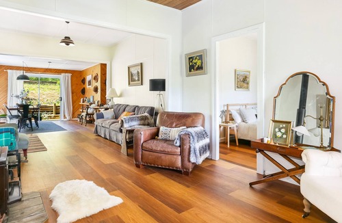 St. Albans House | Riverview Cottage In Historic St Albans