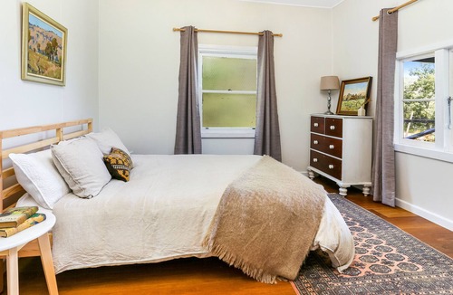 St. Albans House | Riverview Cottage In Historic St Albans