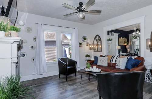 Menasha House | Riverview Get-A-Way